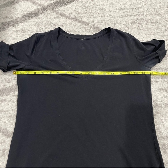 Lululemon Black Cuffed Sleeves Short Sleeve Shirt - Picture 8 of 10